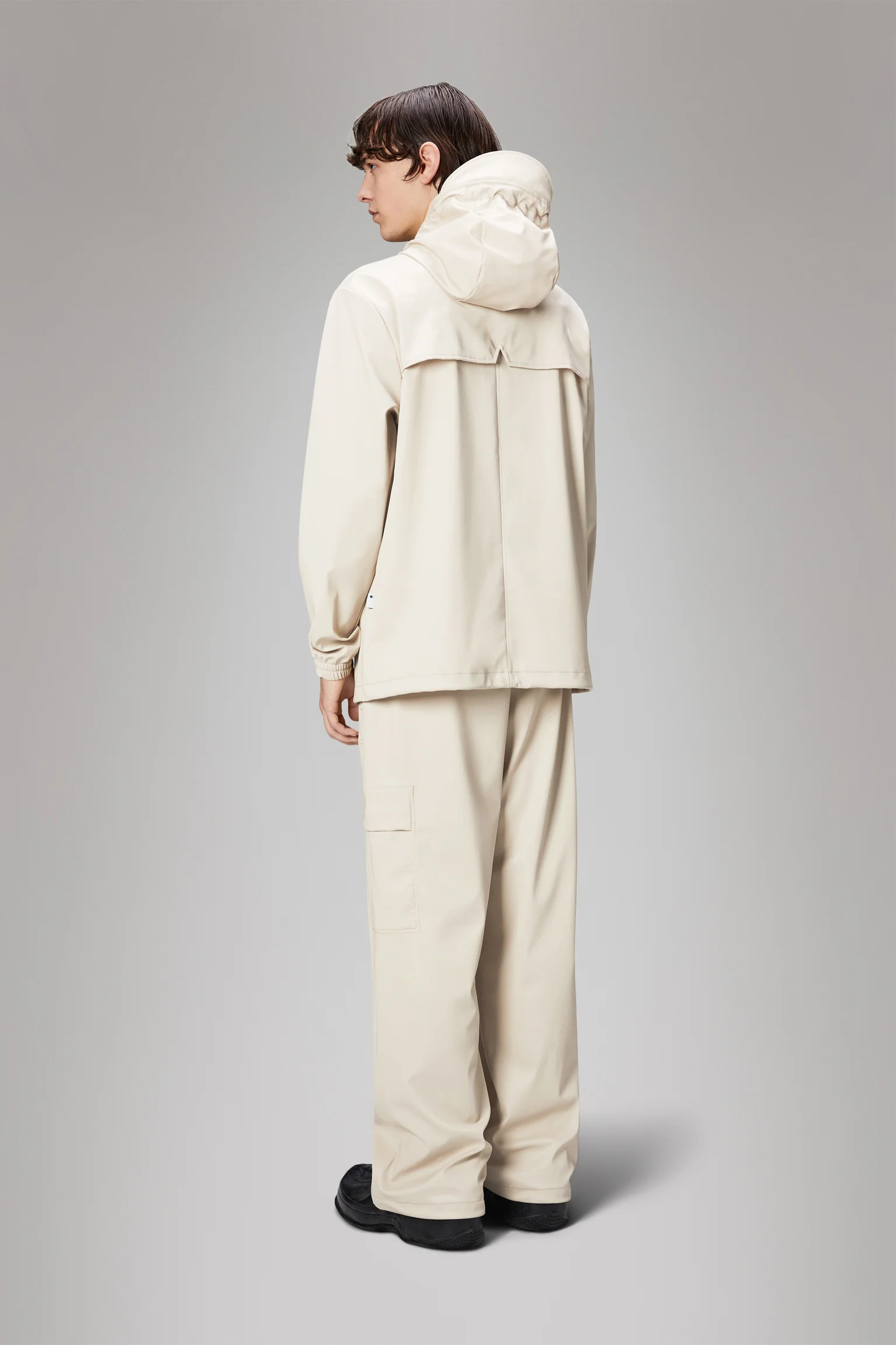 CHAQUETA IMPERMEABLE UNISEX RAINS STORM BREAKER W3 DUNE GRAIN