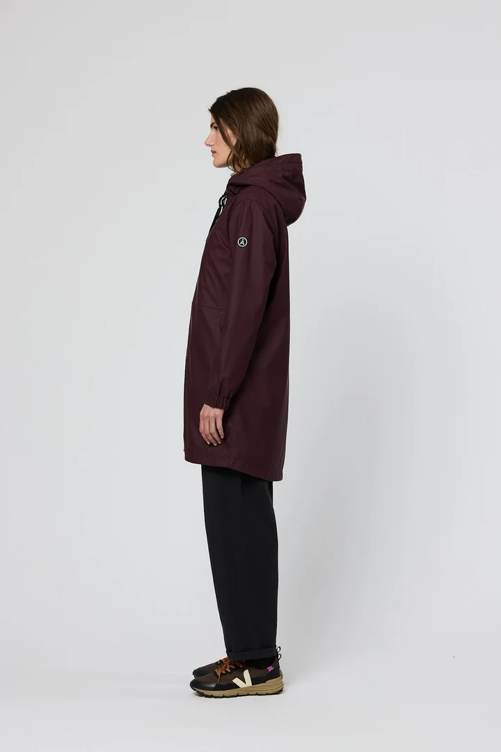 Abrigo  TANTÄ Impermeable de Poliuretano  VAND FIG