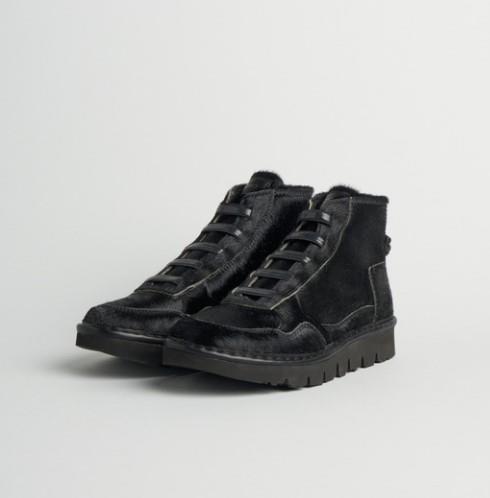 ZAPATO ABOTINADO MUJER P005 WAVE EN PIEL DE BECERRO FORRADO EN MICROFIBRA NEGRO