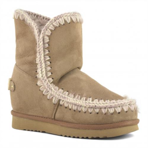 BOTA PARA MUJER MOU ESKIMO INNER WEDGE SHORT METALLIC LOGO