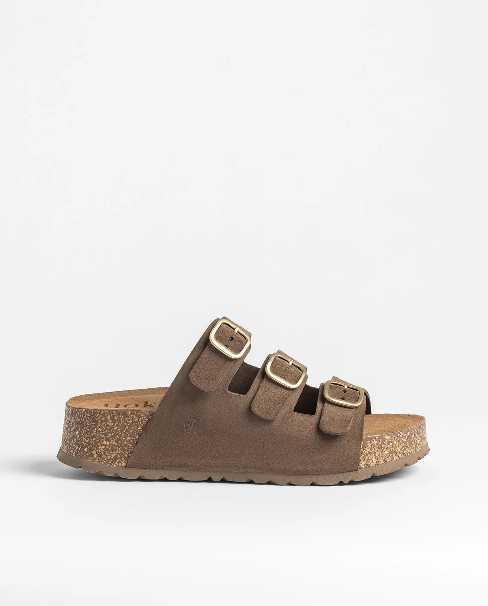 Sandalia de plataforma WIWI-263 marrón oscuro