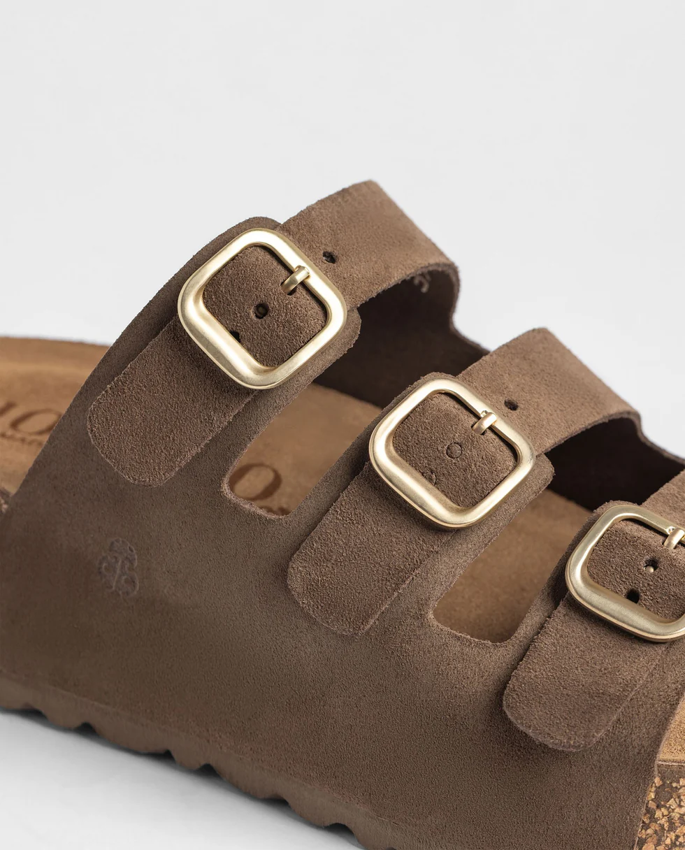 Sandalia de plataforma WIWI-263 marrón oscuro