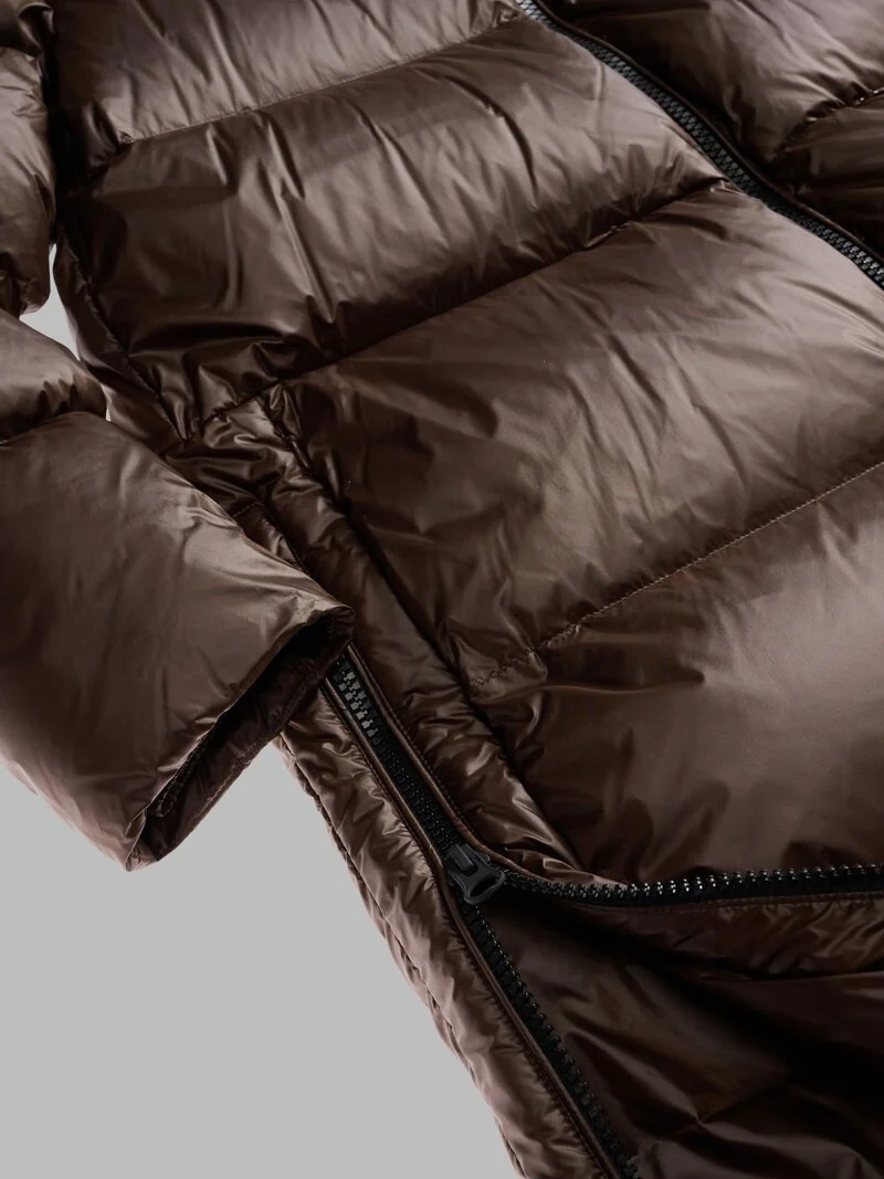 CHAQUETA BLAUER LARGA DE PLUMÓN SUAVE CELIA MARRON