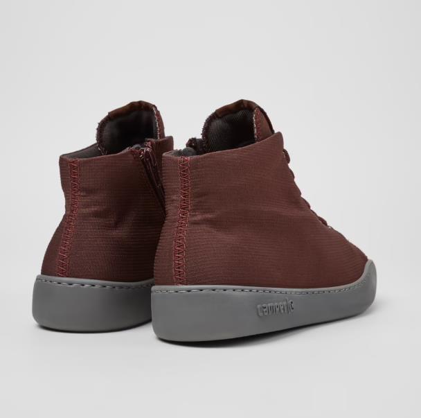Sneakers botín CAMPER de tejido burdeos para mujer.