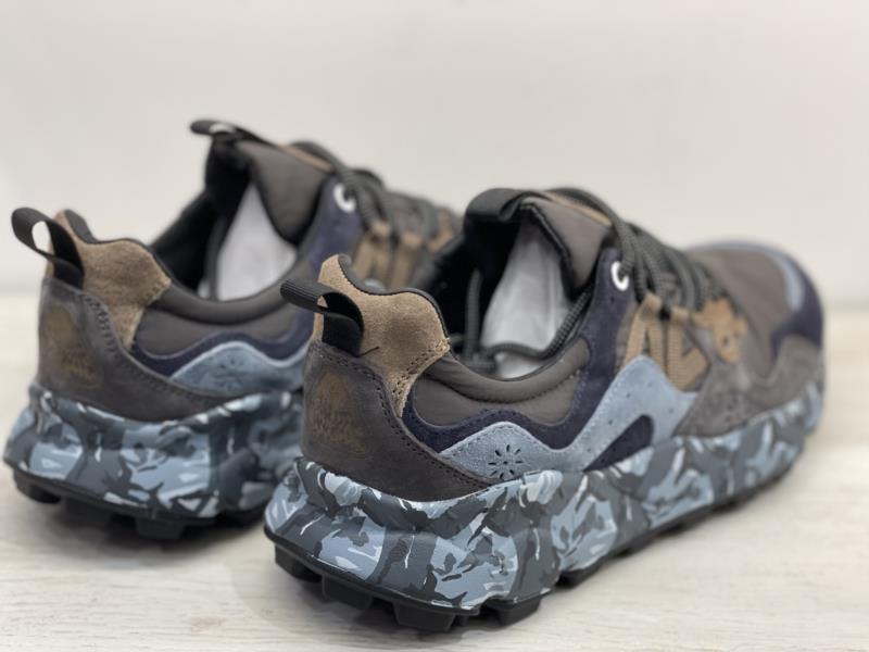 DEPORTIVA PARA HOMBRE FLOWER MOUNTAIN YAMANO 3 MAN CAMO ANTHRACITE