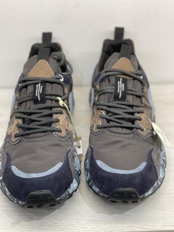 DEPORTIVA PARA HOMBRE FLOWER MOUNTAIN YAMANO 3 MAN CAMO ANTHRACITE