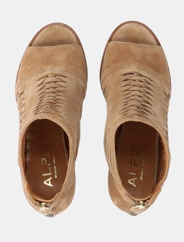 SANDALIA ABOTINADA ALPE 2155.11.01 BABY SILK CUERO