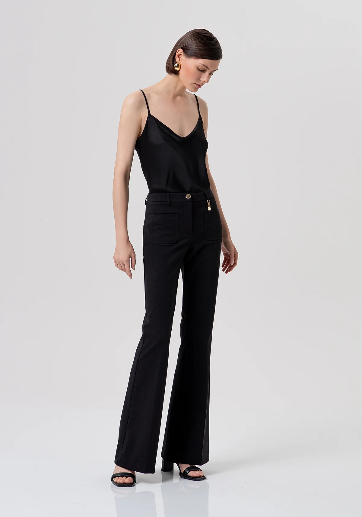 Pantalón bootcut confeccionado en tejido de punto Milano