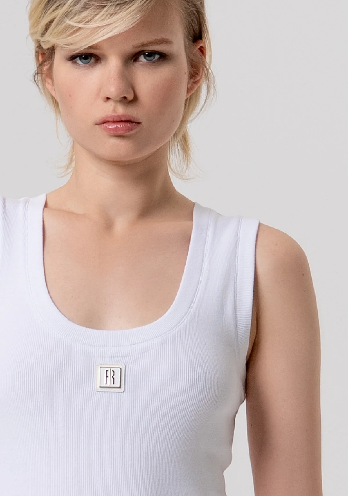  BASIC TANK TOP WHITE