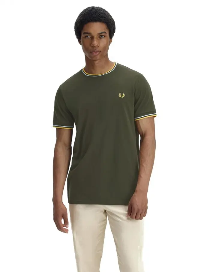 Camiseta con el ribete con dos franjas VERDE OSCURO