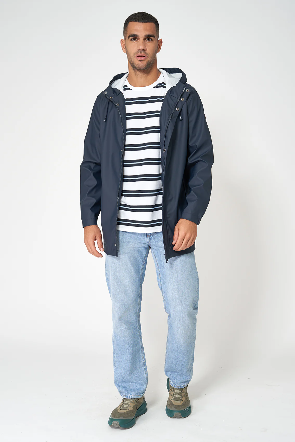 Chubasquero ligero amplio 100% impermeable UNISEX MARINO