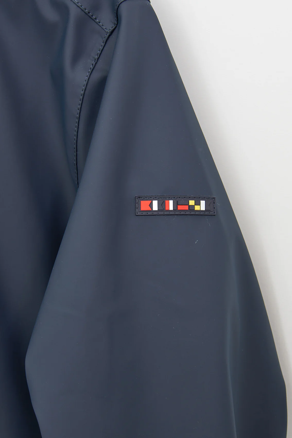 Chubasquero ligero amplio 100% impermeable UNISEX MARINO