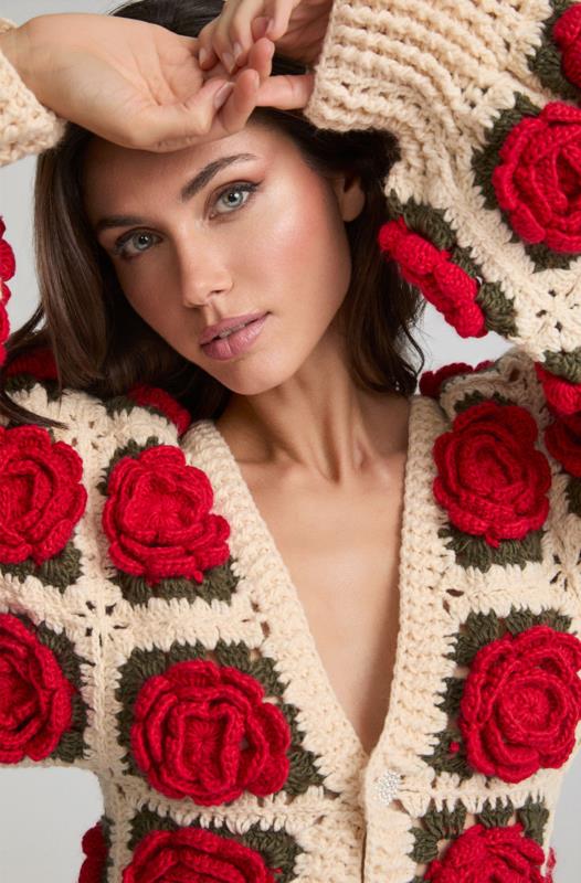 RED ROSES CROCHET CARDIGAN BY FETICHE SUANCES