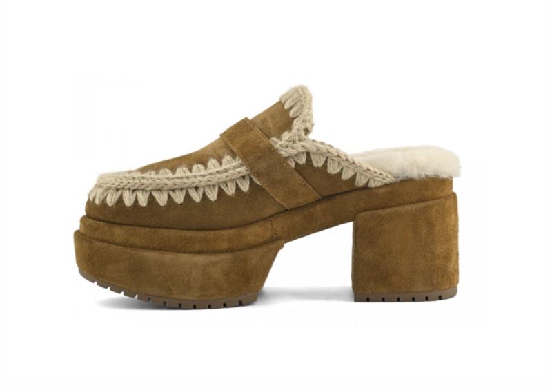 ZUECO MOU PLATAFORMA CLOG WITH BUCKLE STRA COGNAC