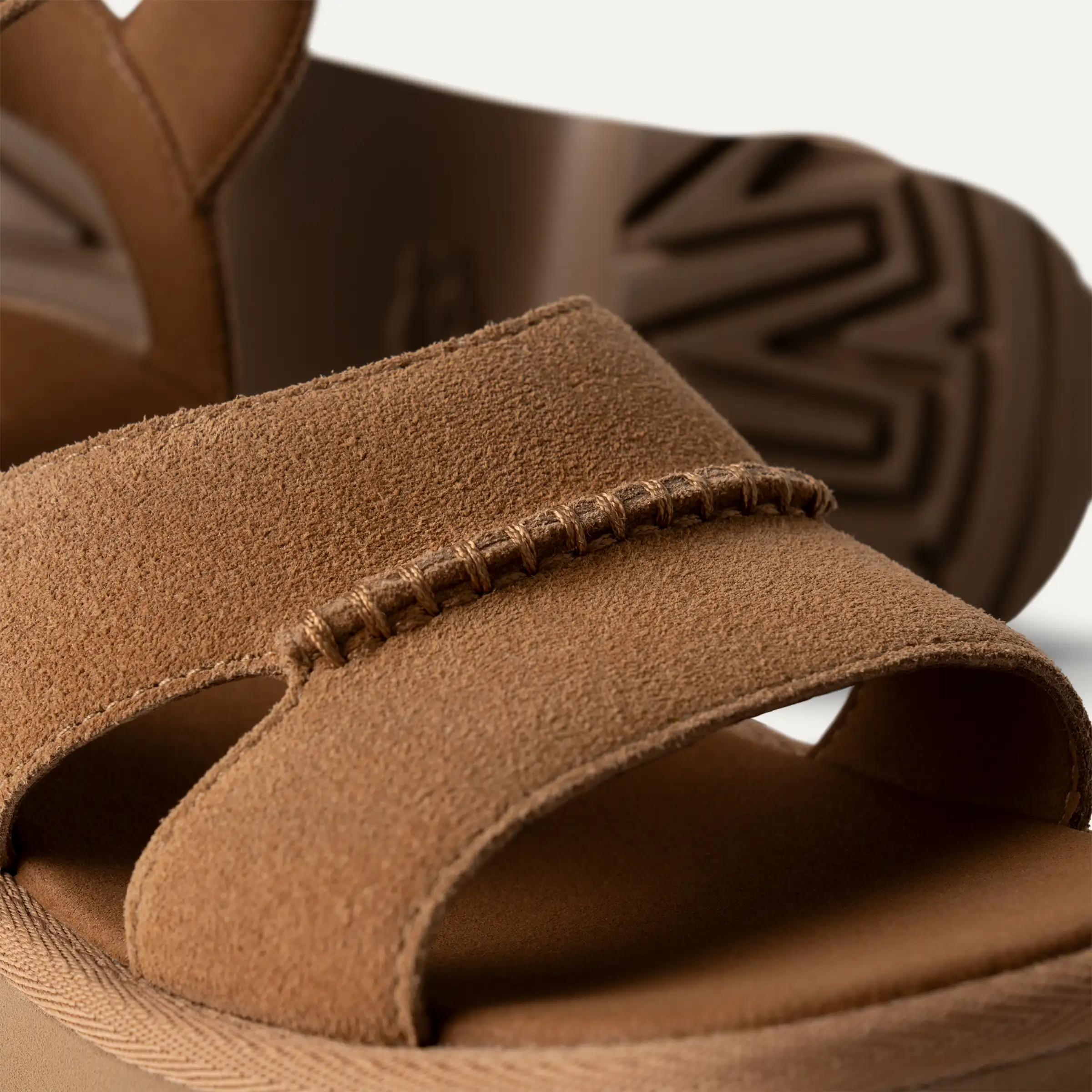 UGG Mujer Sandalias New Heights con tira en el tobillo